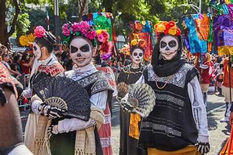 Novo Method what is the day of the dead festival and why is it celebrated